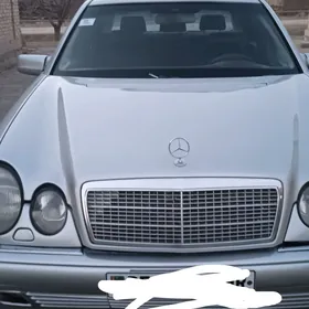 Mercedes-Benz E320 1999