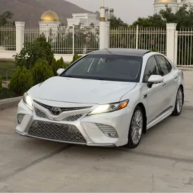 Toyota Camry 2019