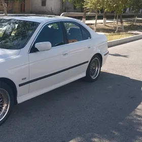 BMW E39 2001