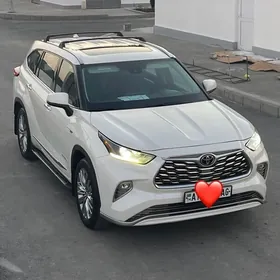 Toyota Highlander 2021
