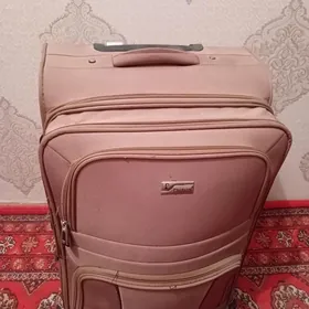 Чемодан б/у