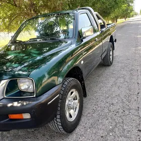 Mitsubishi L200 2003