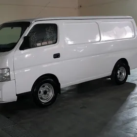 Nissan Urvan 2004