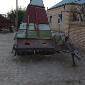 Belarus 320 1990