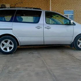 Toyota Sienna 2003