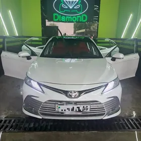 Toyota Camry 2021