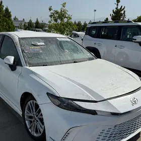 Toyota Camry 2025