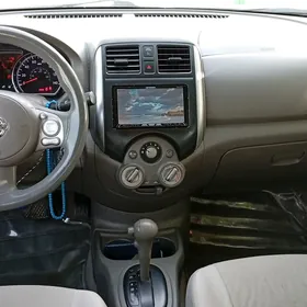 Nissan Versa 2011