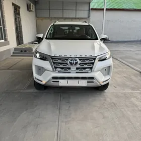 Toyota Fortuner 2021