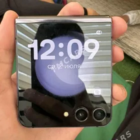 Samsung Galaxy Z flip 5 Gyssag
