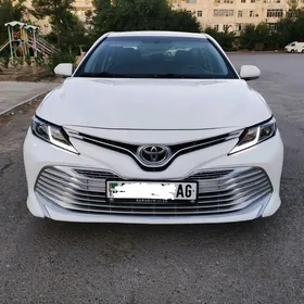 Toyota Camry 2019