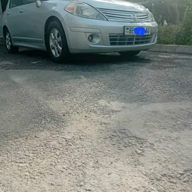 Nissan Versa 2010