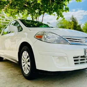 Nissan Versa 2011