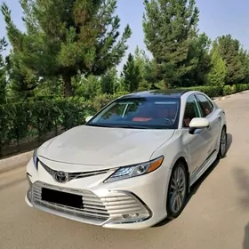 Toyota Camry 2020