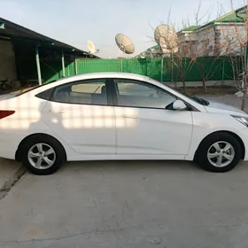 Hyundai Accent 2014