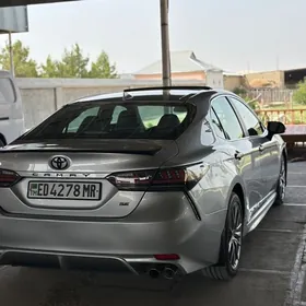 Toyota Camry 2021