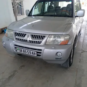 Mitsubishi Pajero 2003