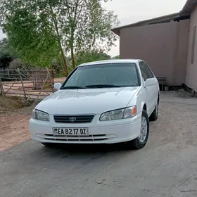 Toyota Camry 2000