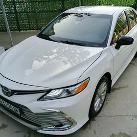 Toyota Camry 2021