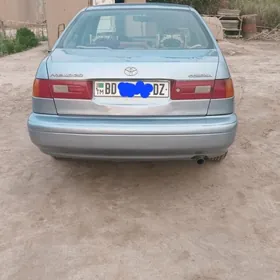 Toyota Corona 1999