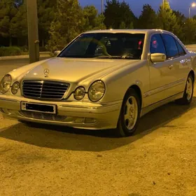 Mercedes-Benz E320 2000