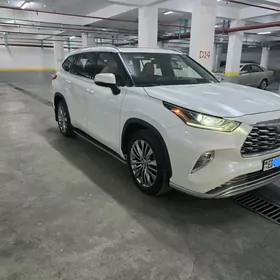 Toyota Highlander 2020