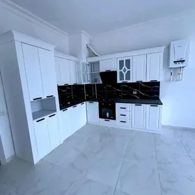 Mir 7.   4 komnat satlyk jaý