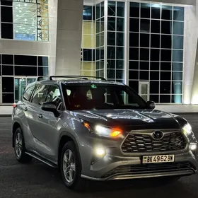 Toyota Highlander 2022