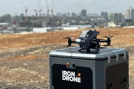 В Нью-Йорке создали новую противодроновую технологию Iron Drone Raider