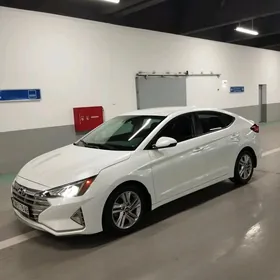 Hyundai Elantra 2020