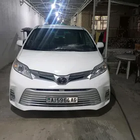 Toyota Sienna 2019