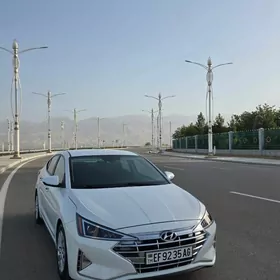 Hyundai Elantra 2020