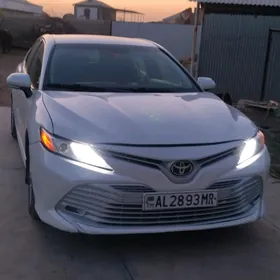 Toyota Camry 2018