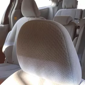 Toyota Sienna 2013