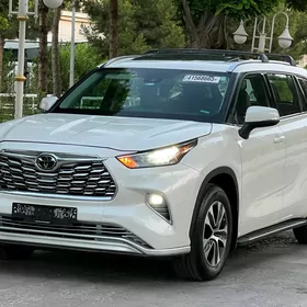 Toyota Highlander 2021
