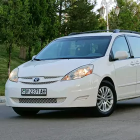 Toyota Sienna 2008