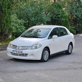 Nissan Tiida 2006