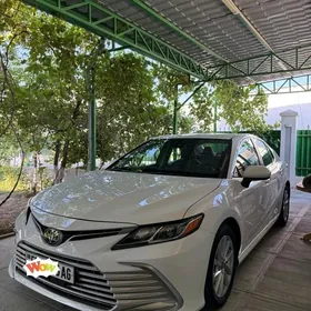 Toyota Camry 2022