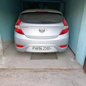 Hyundai Accent 2013