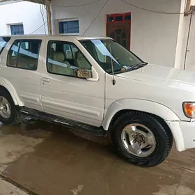 Nissan Pathfinder 1998