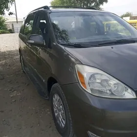 Toyota Sienna 2004