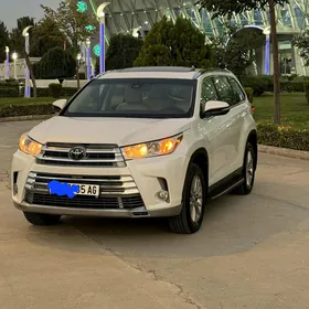 Toyota Highlander 2019