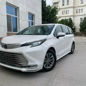 Toyota Sienna 2021