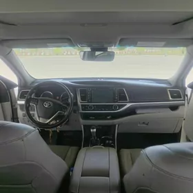 Toyota Highlander 2019