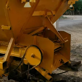 MTZ 82 2006