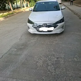 Hyundai Elantra 2020