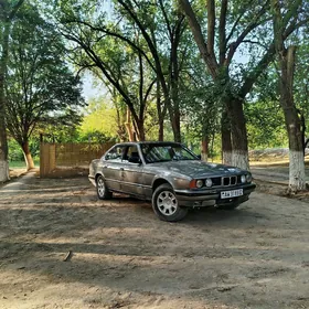 BMW 525 1990
