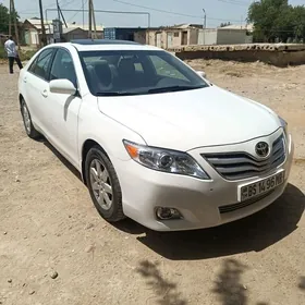 Toyota Camry 2011