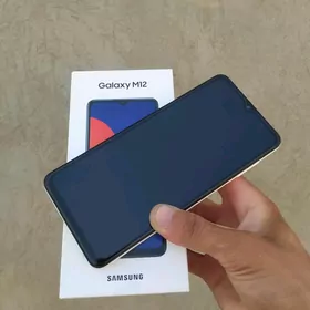 Samsung m12