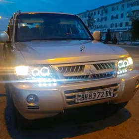 Mitsubishi Pajero 2005